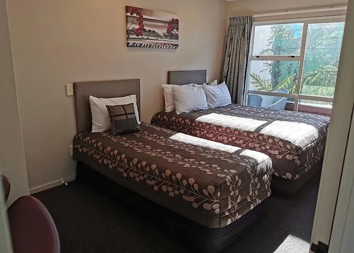 Capri On Fenton Motel 4*